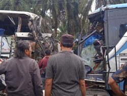 Lakalantas bus PMS vs bus PMH, supir dan penumpang tewas 