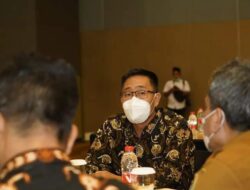 Bupati Labusel hadiri acara rapat koordinasi pemerintah daerah dan DPRD terkait implementasi intruksi presiden nomor 2 tahun 2021