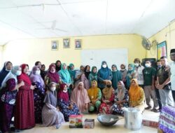 TP PKK Labusel hadiri acara penyerahan bantuan peralatan kepada pelaku usaha