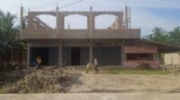 Bangunan gedung dua lantai di Desa Pangkal Lunang diduga tidak kantongi izin SIMBG