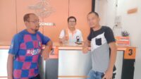 Petugas Pos Indonesia yang baik hati