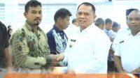 Bupati Labuhanbatu serahkan langsung bantuan berupa uang non – tunai kepada 60 korban puting beliung