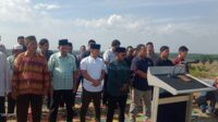 Menejemen Kebun Aeknabara Utara (IKAN) melaksanakan sholat istisqo berjamaah.