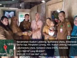 Camat kualuh Ledong berikan bantuan tali asih kepada penderita disabilitas